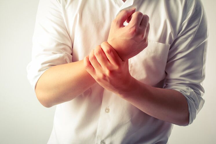 Numbness of the hands due to osteochondrosis of the cervical spine.